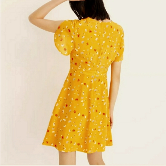 Madewell Silk Belladonna yellow orange mini dress. Carnations, floral. 14. Plus. - Picture 2 of 11